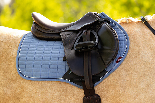 Le Mieux Suede Close Contact Square  
